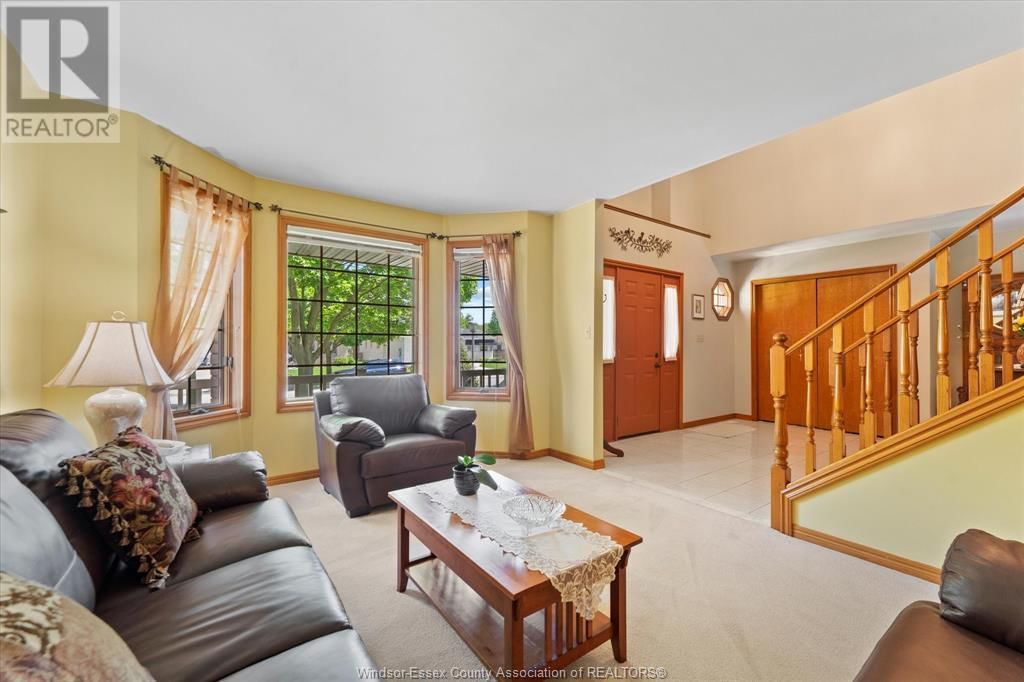 606 PINE RIDGE AVENUE Image 8