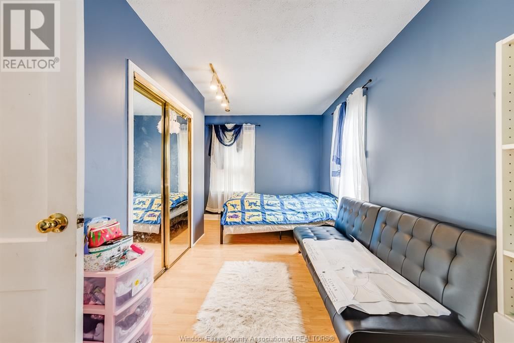 1418 PILLETTE ROAD Image 22