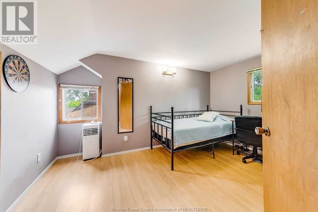 1418 PILLETTE ROAD Image 24