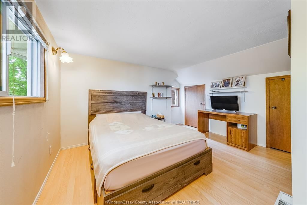 1418 PILLETTE ROAD Image 26