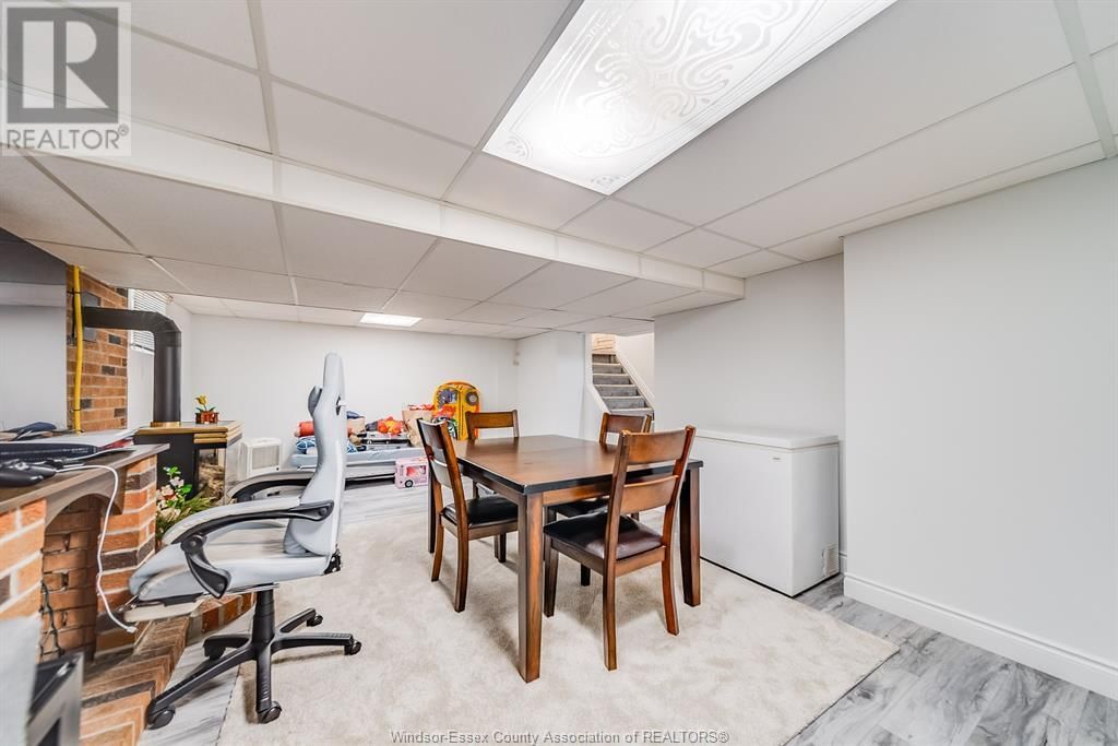 1418 PILLETTE ROAD Image 34