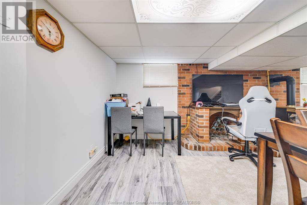 1418 PILLETTE ROAD Image 36