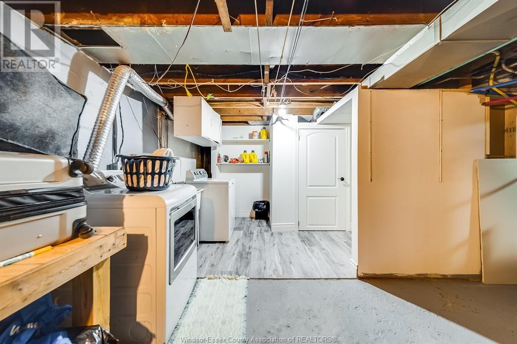 1418 PILLETTE ROAD Image 39