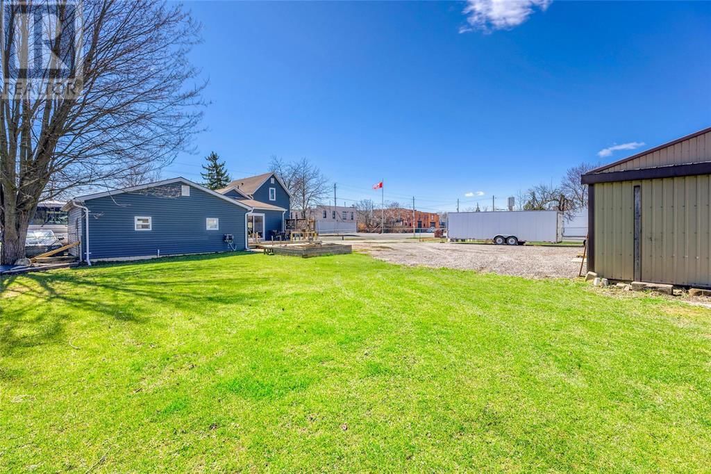 2406 JANE STREET Image 15