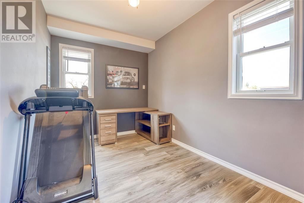 2406 JANE STREET Image 25