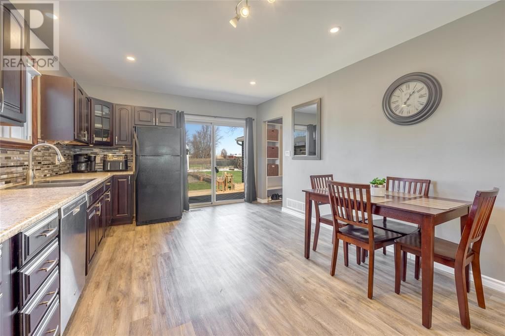 2406 JANE STREET Image 28