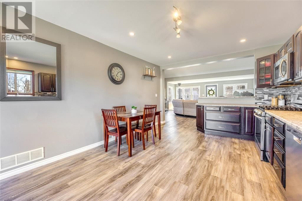 2406 JANE STREET Image 29