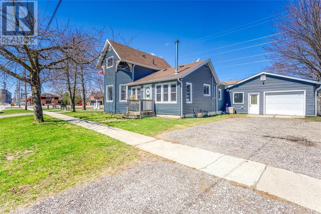 2406 JANE STREET Image 3