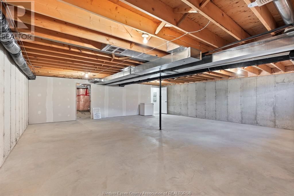 2553 TIVOLI AVENUE Image 24