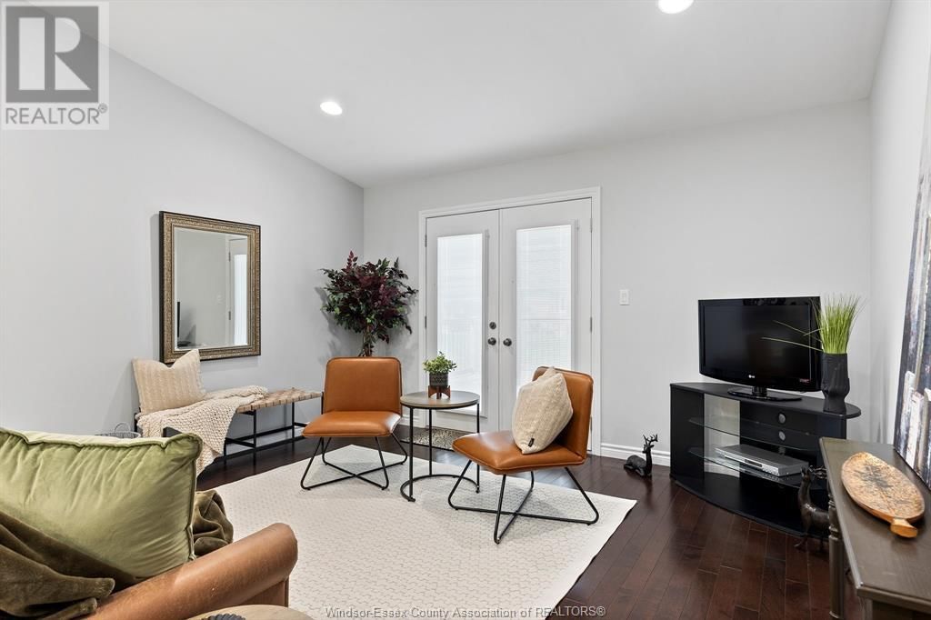 2553 TIVOLI AVENUE Image 6