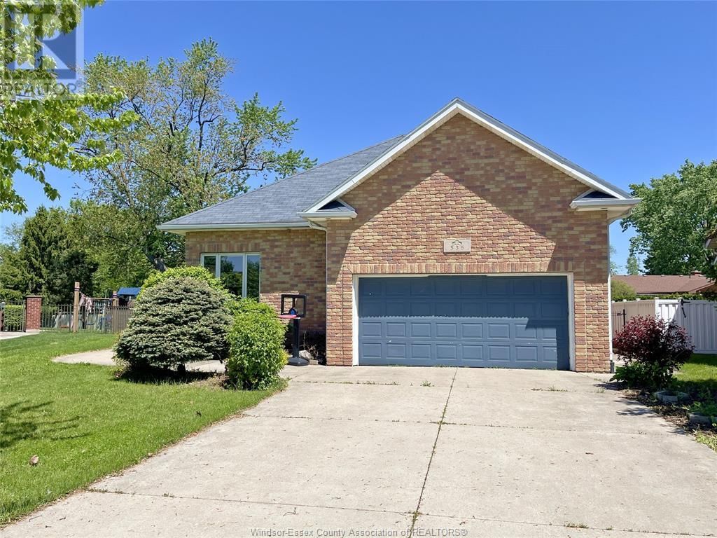 536 LISA CRESCENT Image 1
