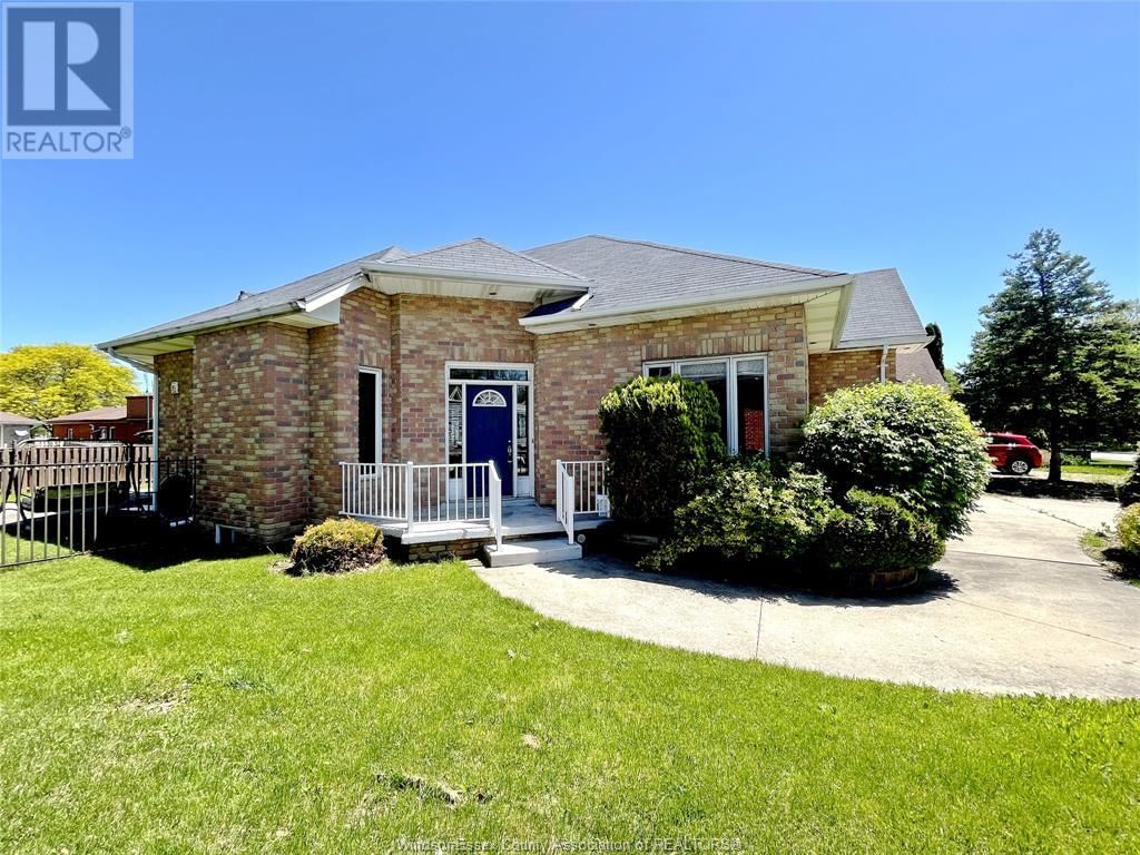 536 LISA CRESCENT Image 2