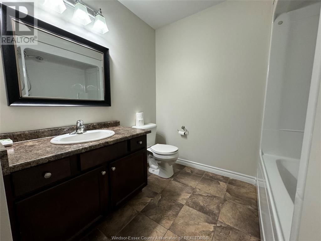 11918 BOULDER CRESCENT Image 16