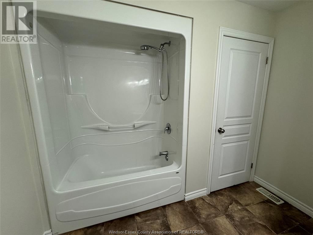 11918 BOULDER CRESCENT Image 17