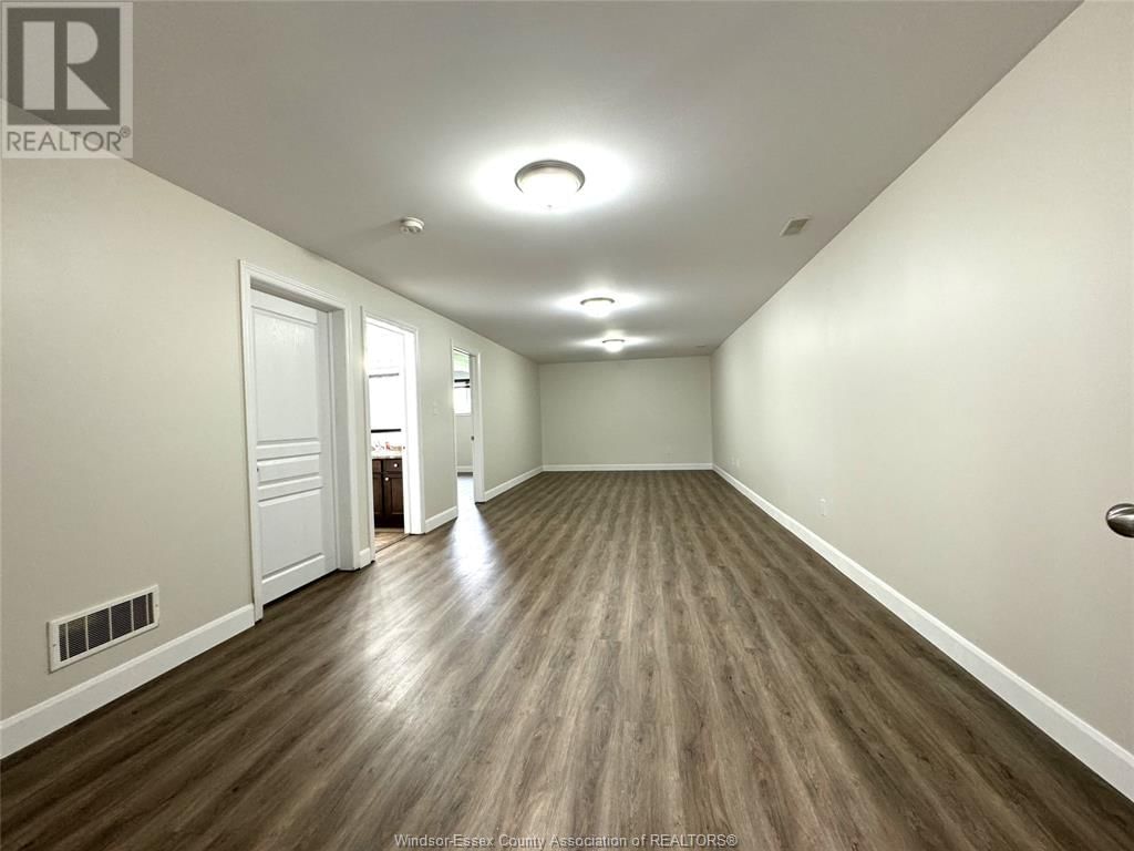 11918 BOULDER CRESCENT Image 24