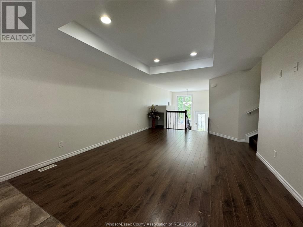 11918 BOULDER CRESCENT Image 8