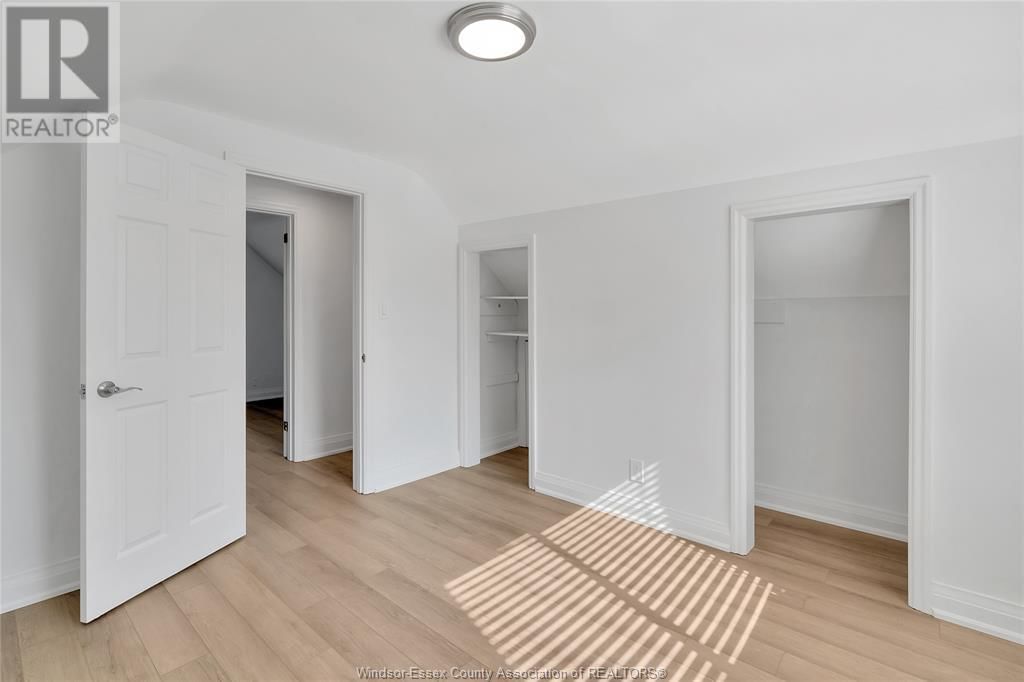6633 WYANDOTTE STREET Image 10