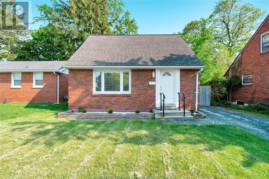 6633 WYANDOTTE STREET Image 14