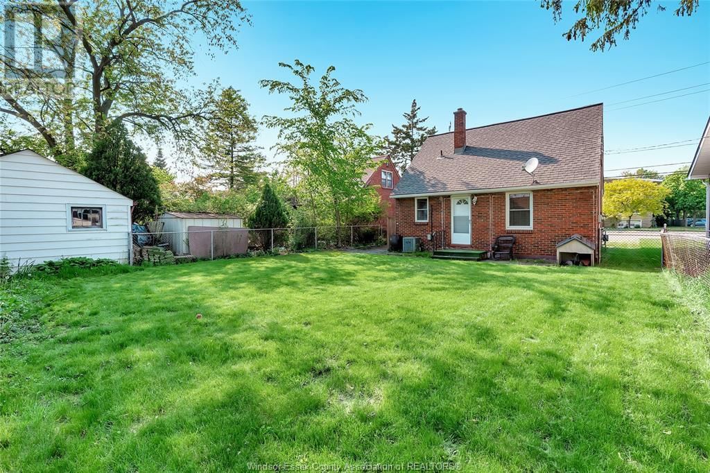 6633 WYANDOTTE STREET Image 18