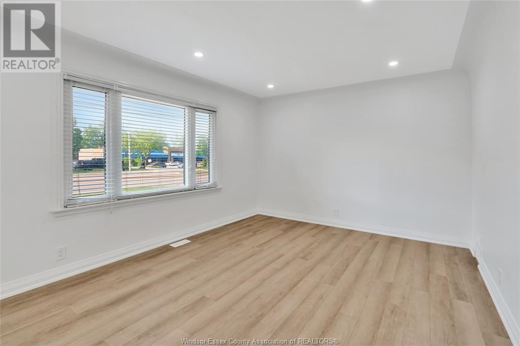 6633 WYANDOTTE STREET Image 2