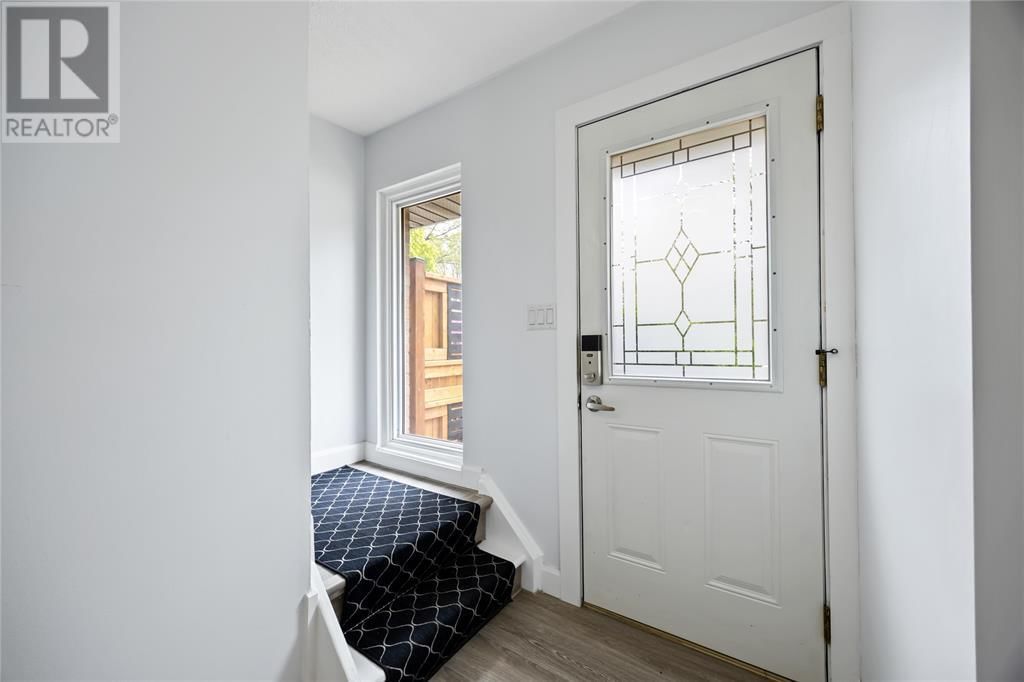 110 FAIRVIEW PLACE Image 3
