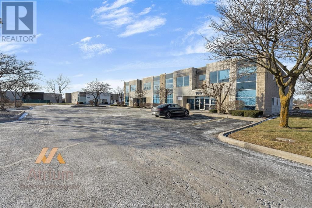 104 - 880 NORTH SERVICE ROAD Image 2