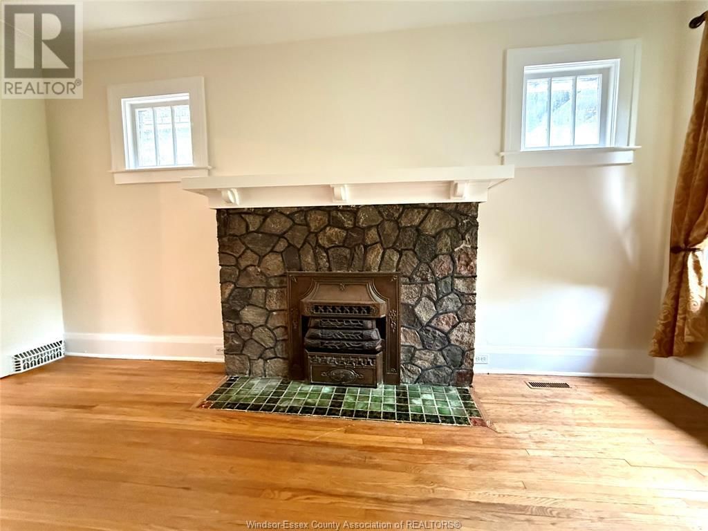 1172 GLADSTONE Image 10