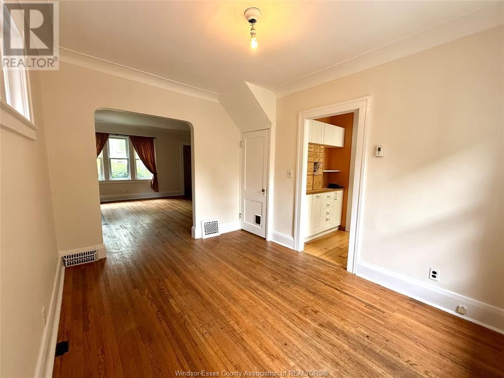 1172 GLADSTONE Image 11