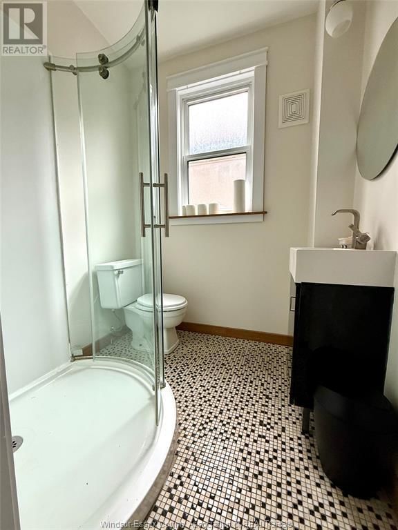 1172 GLADSTONE Image 13