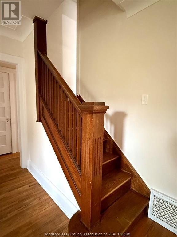 1172 GLADSTONE Image 20