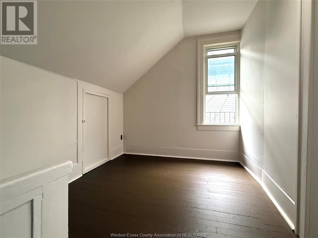 1172 GLADSTONE Image 22