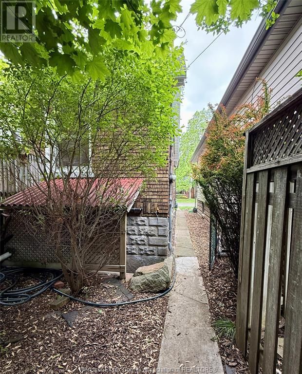 1172 GLADSTONE Image 29