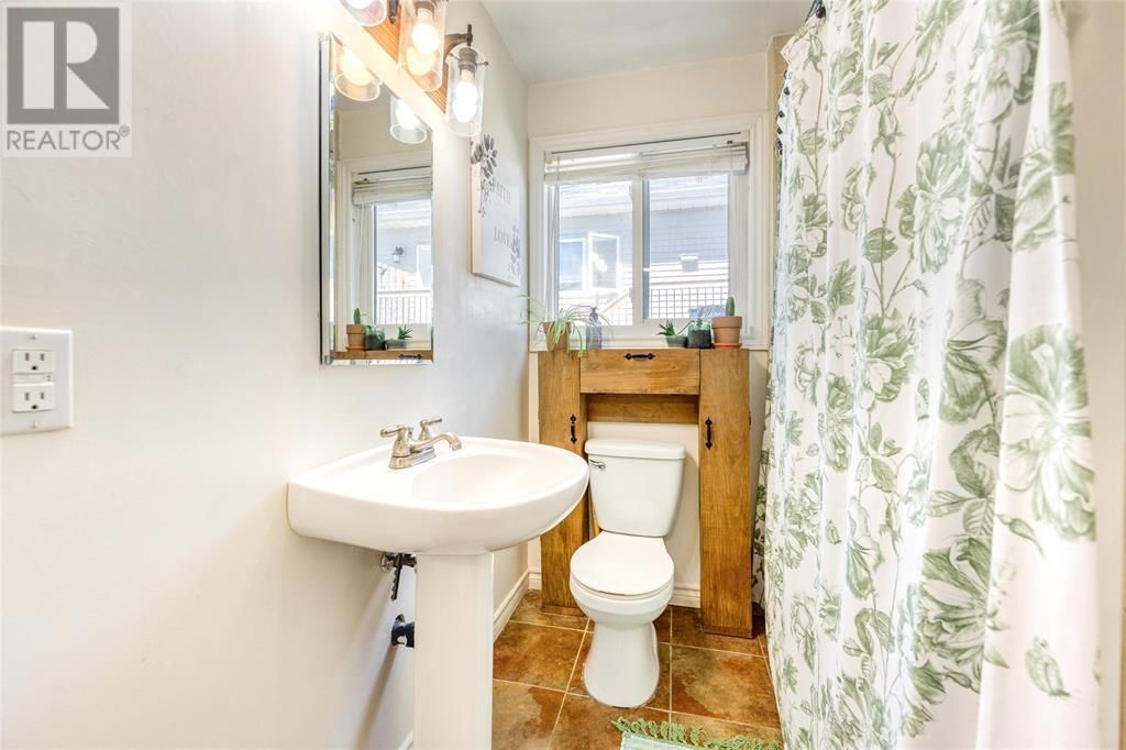 282 JOHN STREET Image 35