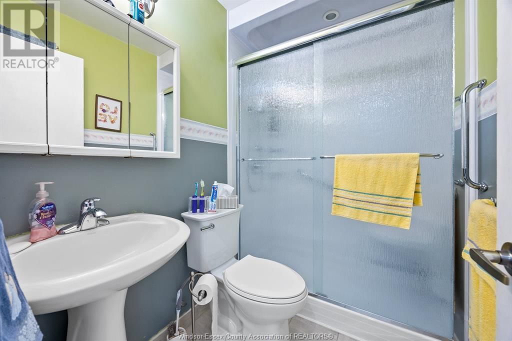859 ISABELLE PLACE Image 19