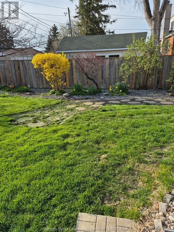 859 ISABELLE PLACE Image 32