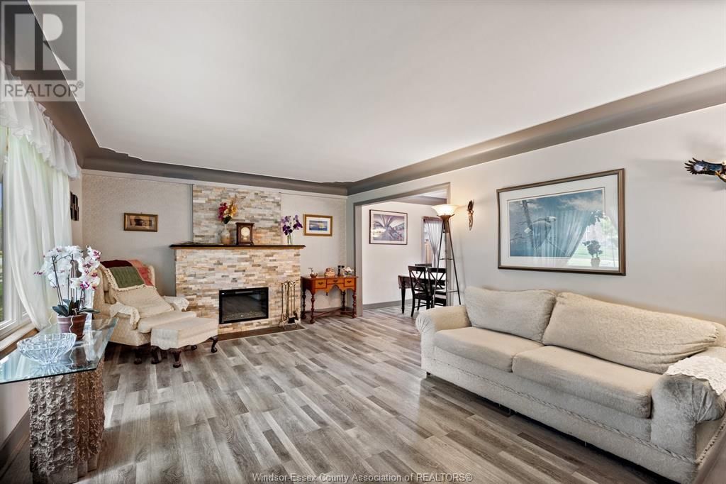 859 ISABELLE PLACE Image 4
