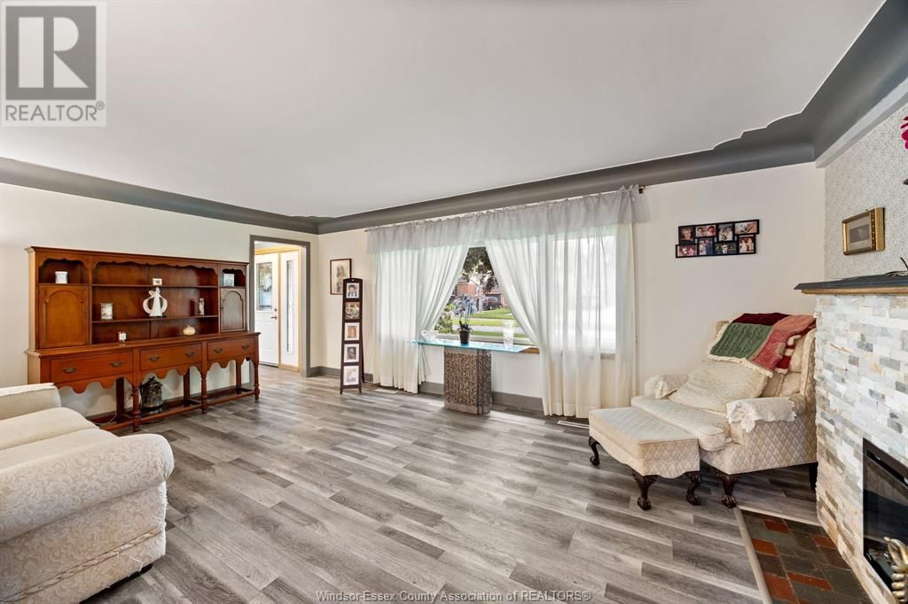 859 ISABELLE PLACE Image 5