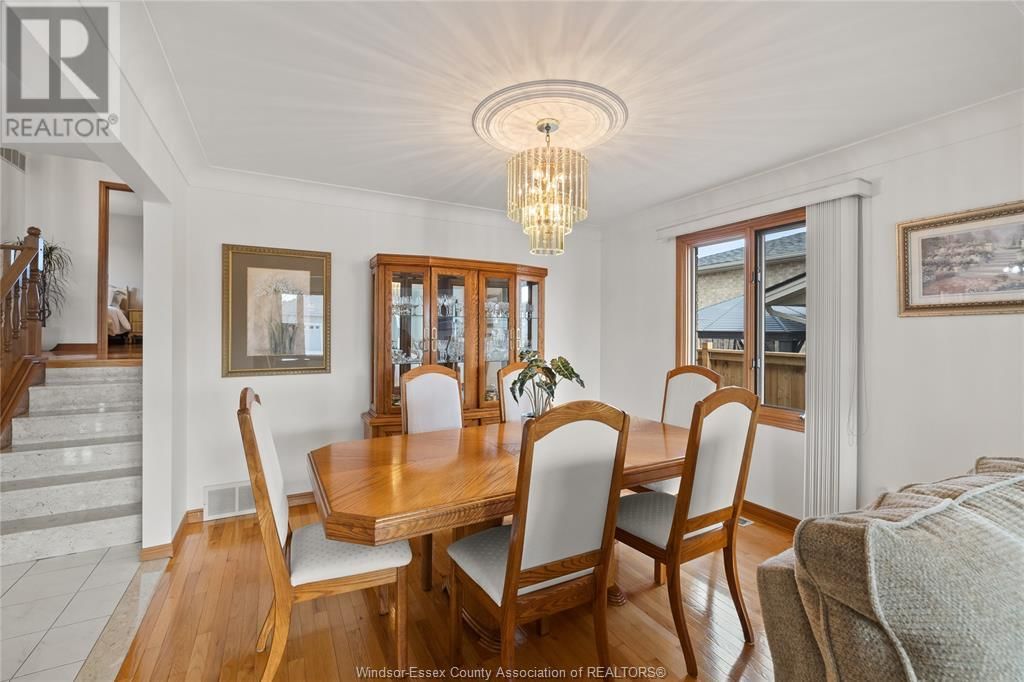 8358 KINGSTON CRESCENT Image 6