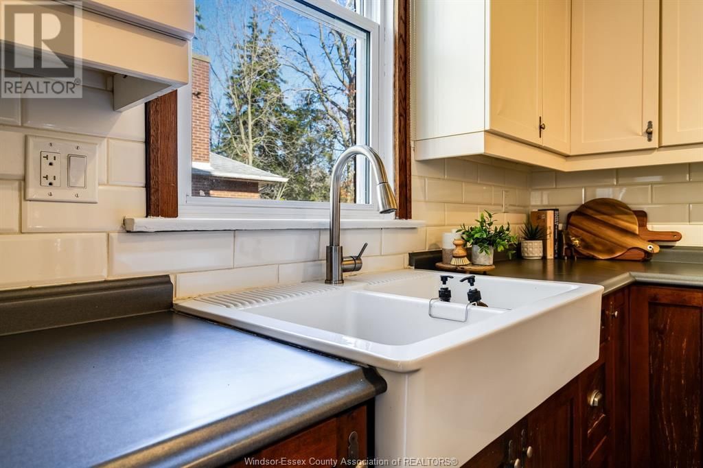 126 DIVISION STREET NORTH Image 16
