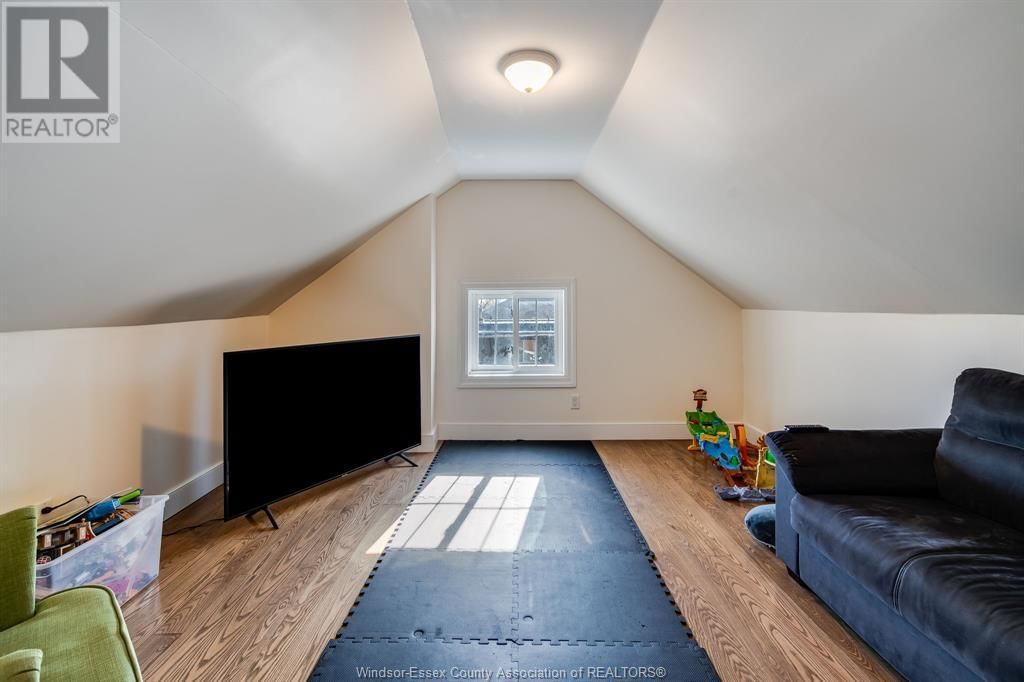 126 DIVISION STREET NORTH Image 35