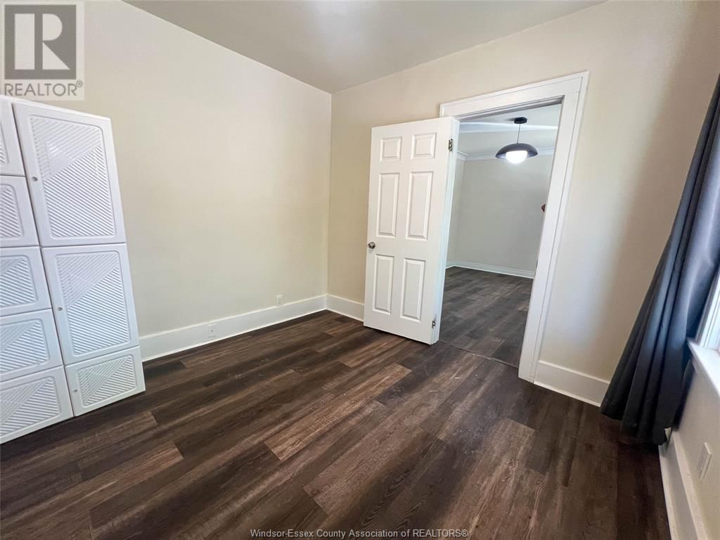 1070 CAMPBELL Image 11
