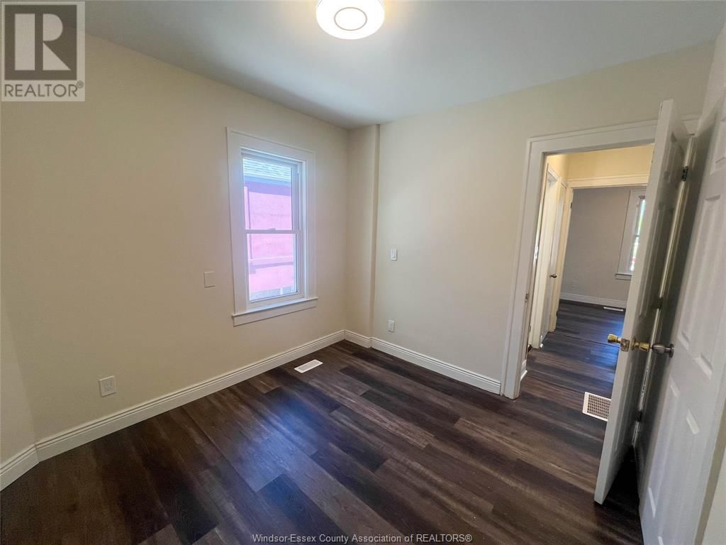 1070 CAMPBELL Image 13