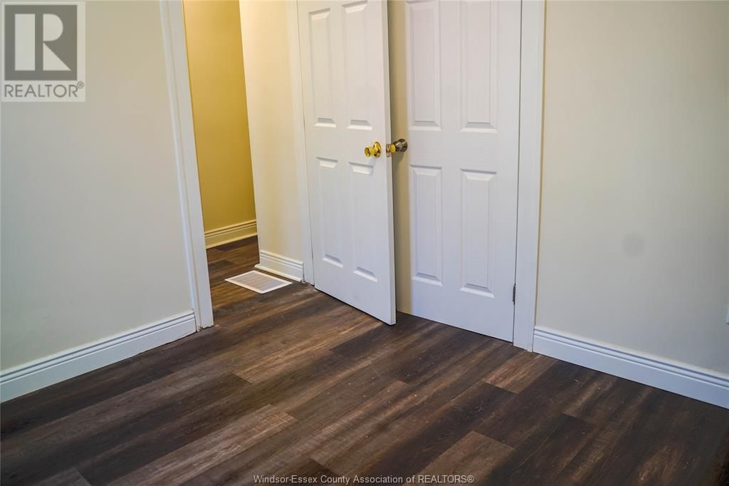 1070 CAMPBELL Image 14