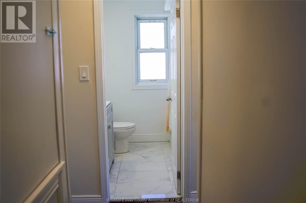 1070 CAMPBELL Image 16