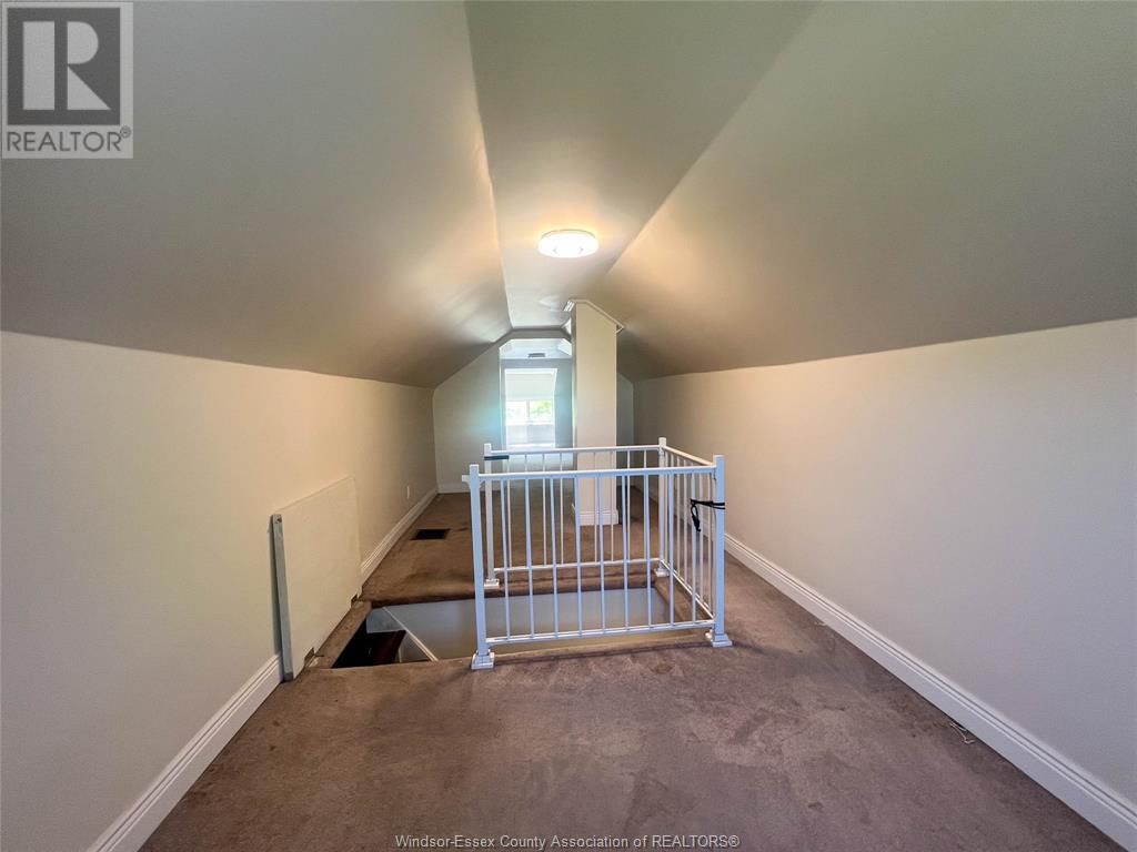 1070 CAMPBELL Image 19