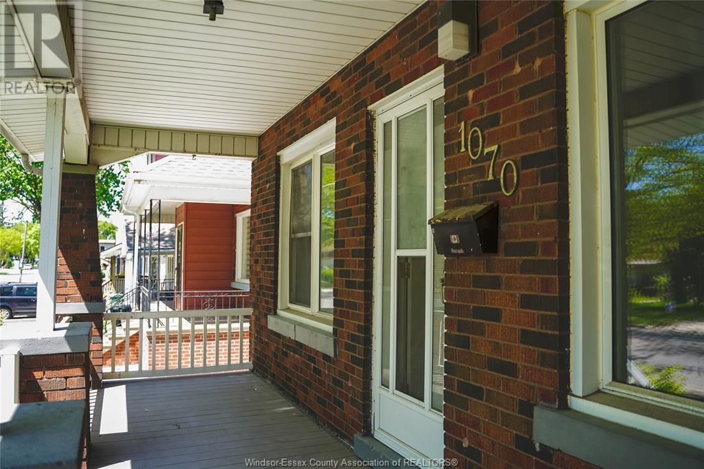 1070 CAMPBELL Image 2