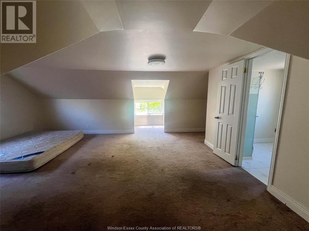 1070 CAMPBELL Image 24