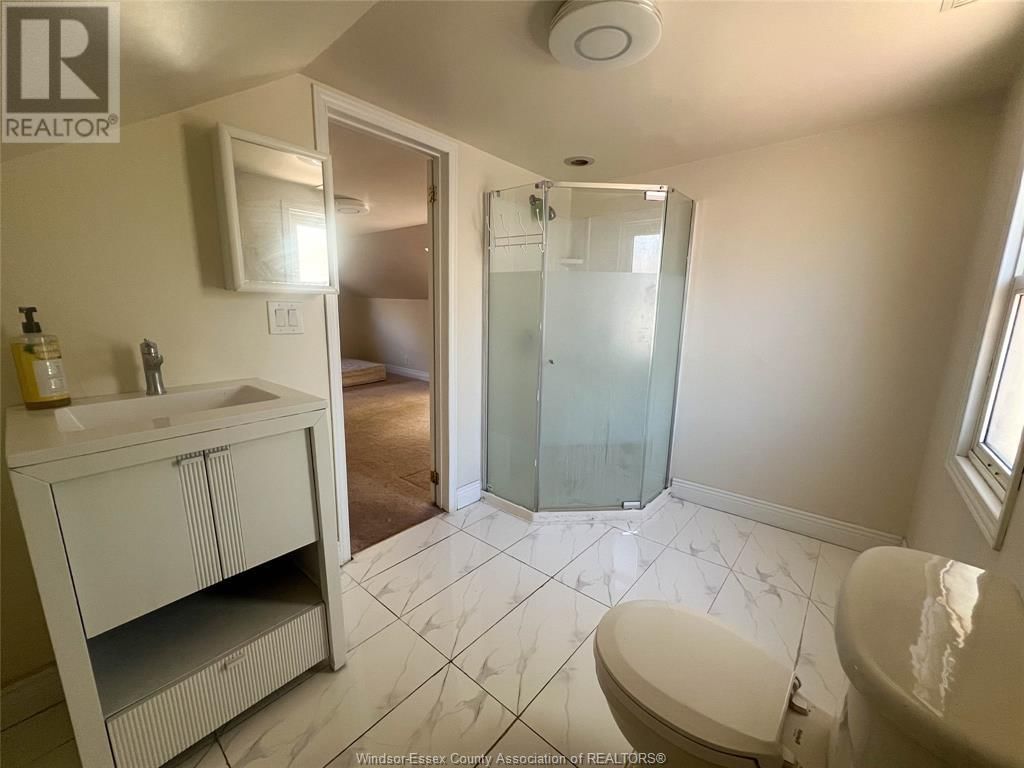 1070 CAMPBELL Image 25