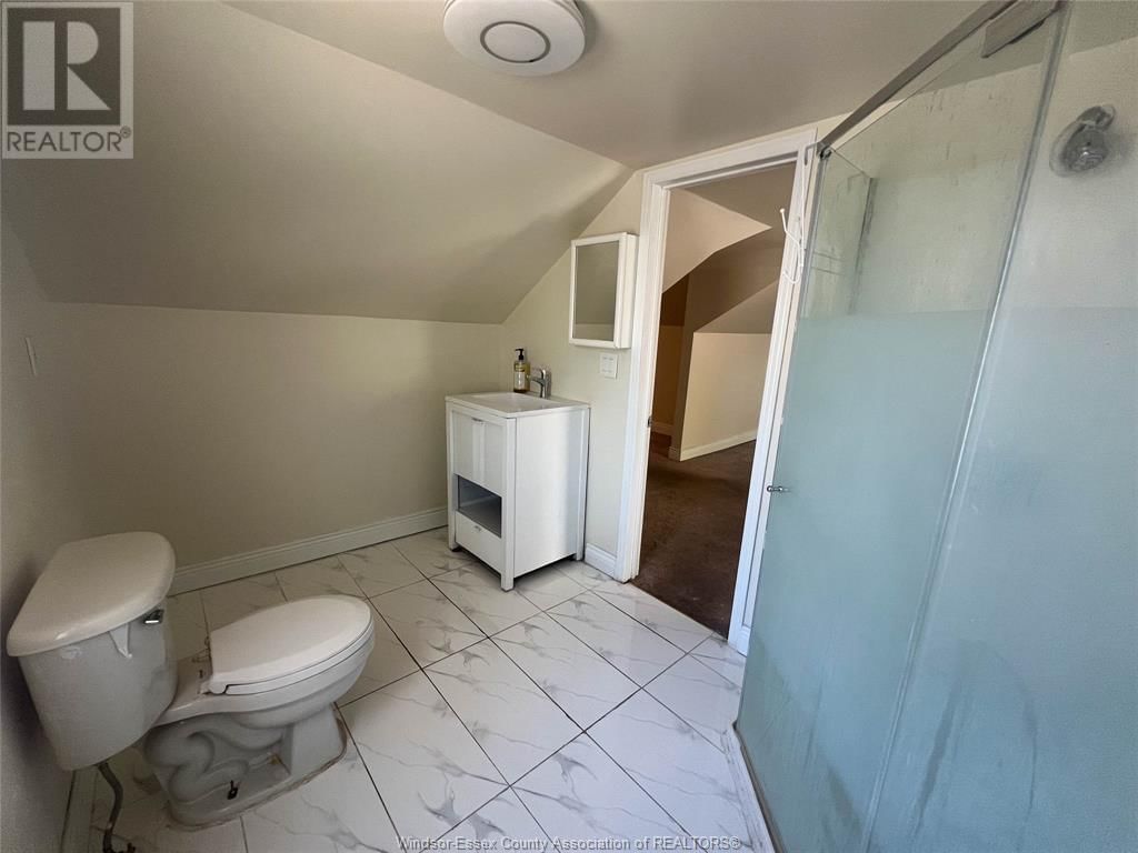 1070 CAMPBELL Image 26
