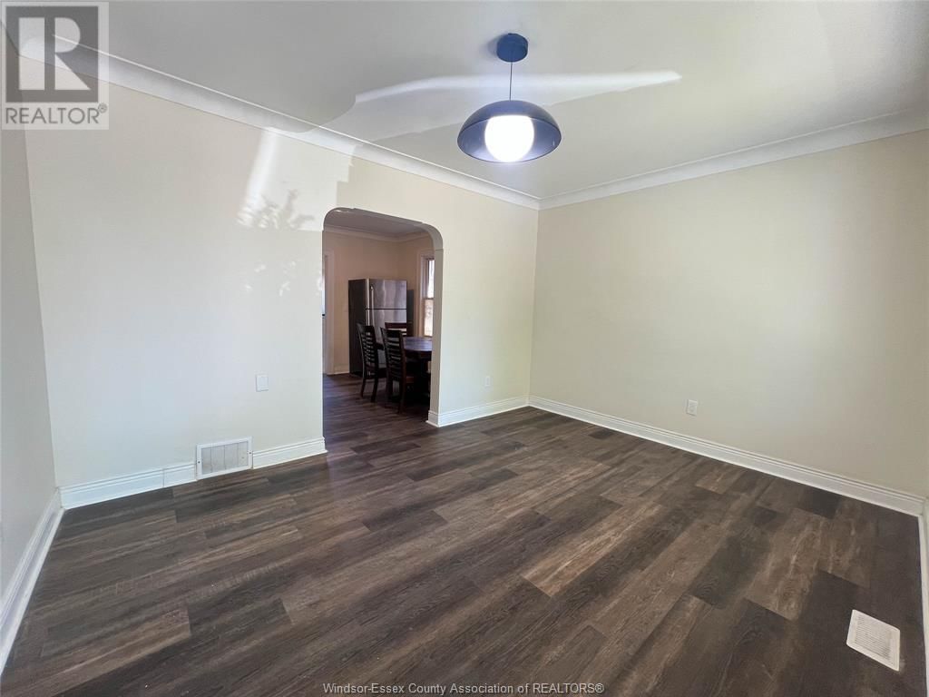1070 CAMPBELL Image 3